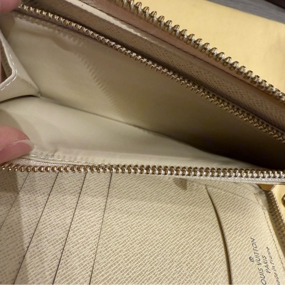 Authentic Louis Vuitton Zippy Compact Wallet - Picture 11 of 16